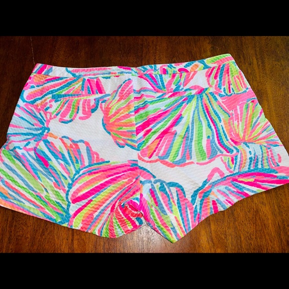 Lilly Pulitzer Shorts 10 - Picture 2 of 6